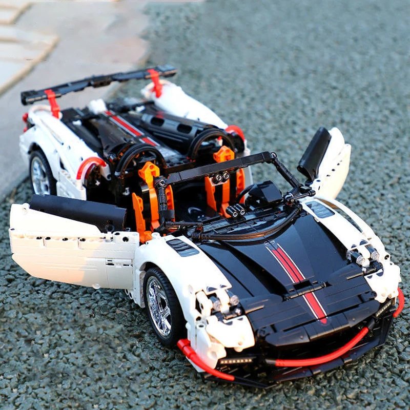 1812PCS Technical Paganied Huayra Spyder Convertible Sports Car Building Blocks Zonda Speed Racing Vehicle Bricks Toys For Boys