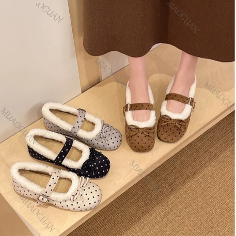 Elegantes bailarinas de felpa con lunares, ideales para el invierno, cálidas, de estilo retro, con hebillas y tiras, ligeras, tipo «Mary Jane», con suela suave y fabricadas en algodón.