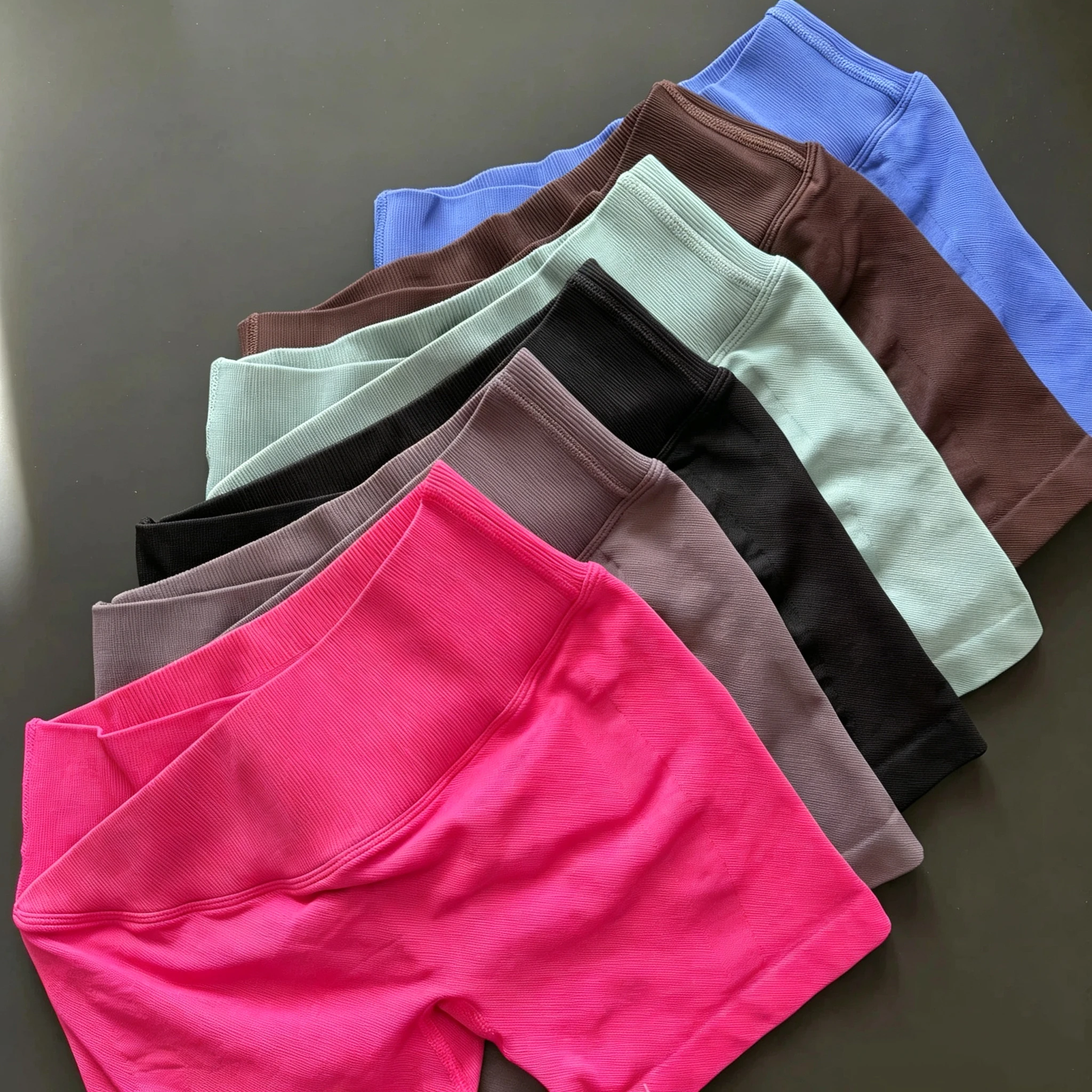 Damen-Sportshorts mit hoher Taille und Hüftlift-Effekt, pfirsichfarbene Po-Formung, eng anliegende, schnelltrocknende Lauf- und Trainingsshorts. – Detail 5