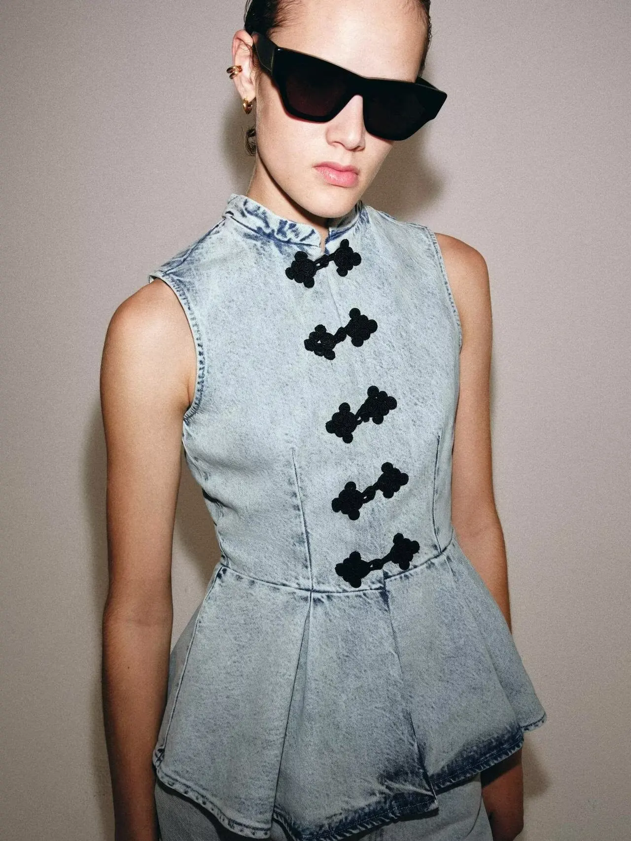 New Summer Women's Vest Top Buttoned Rope Knot Decorated Sleeveless Denim Shirt Regular Length Single Button Chinese Style Cl...