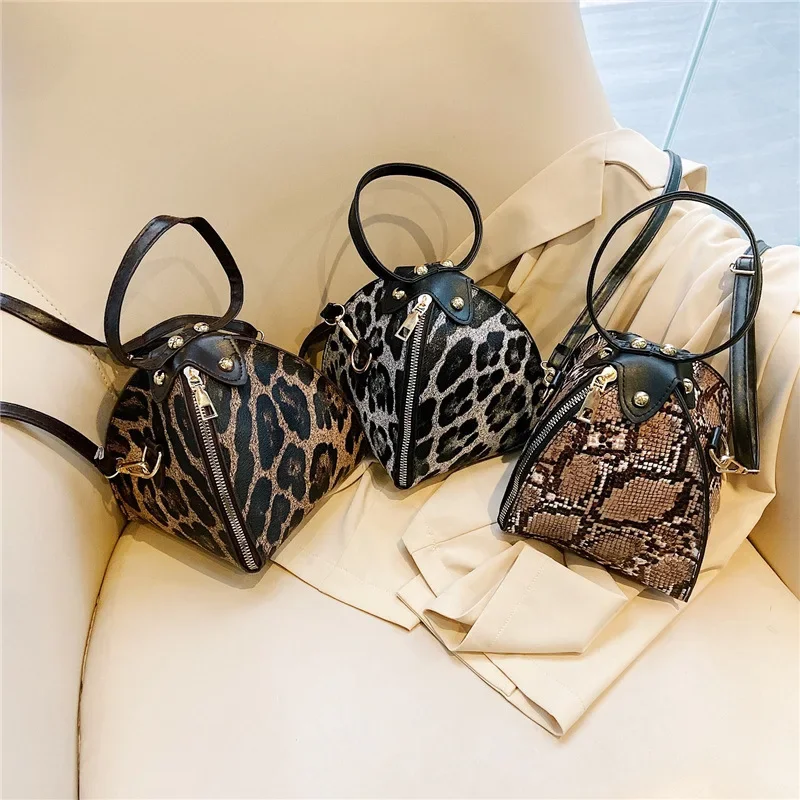 Fashionable Leopard Pattern Triangle Bag 2024 Korean Edition New Handheld Women's Bag Trendy Women's Shoulder Crossbody Mini Bag