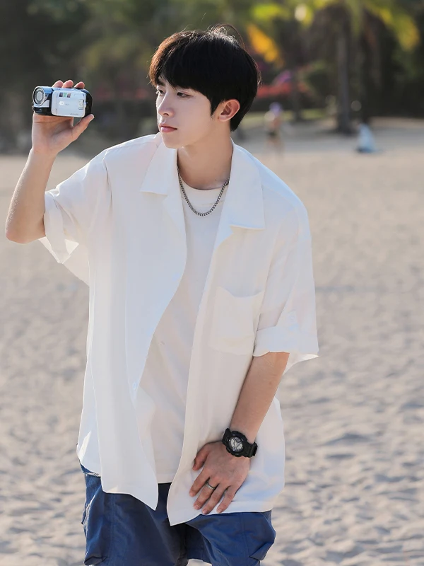 

Белая мужская рубашка из ледяного шелка с коротким рукавом, повседневная, пляжная, летняя, модная, брендовая, из смесового полиэстера, с кубинским воротником, приталенного кроя
