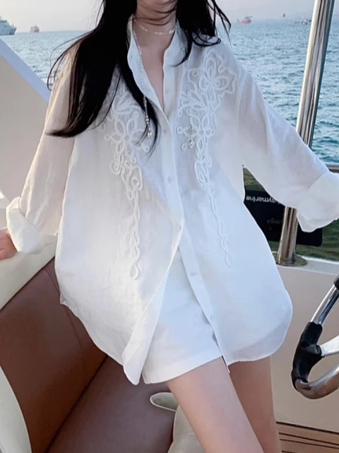 الرجعية الأزرق الأبيض القطن الكتان المطرزة عارضة Faion المرأة الصيف irt الكورية Sle فضفاضة تناسب طويلة Sve زر حتى