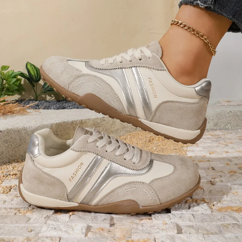 Spring and Autumn Women's Comfortable Vintage Color Blocking Sneakers 2026 New Women Fashionable Shallow Mouth Vulcanized Shoes