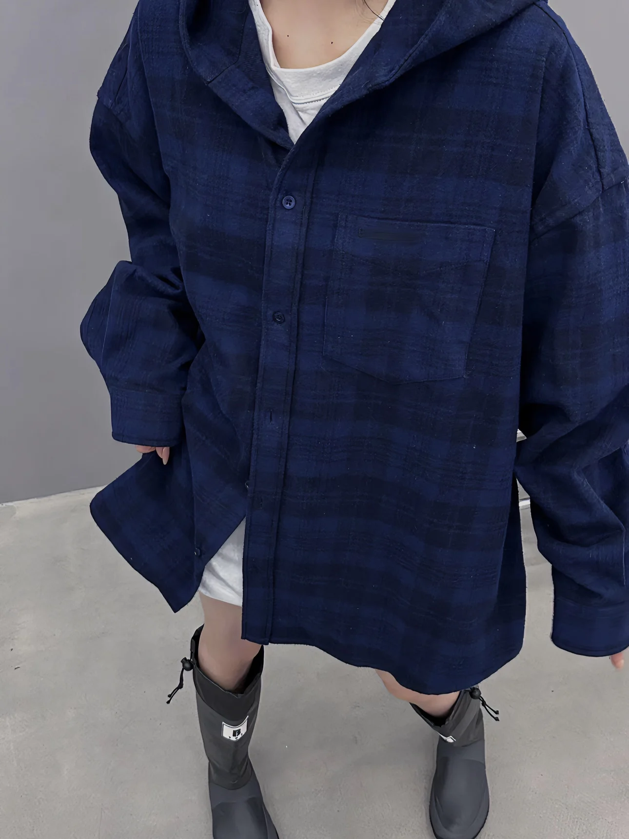 

Classic Letter Logo Embroidery Oversized Plaid Flannel Hooded Shirt Long Sleeve Outerwear Casual Style for Couples Autumn Wear