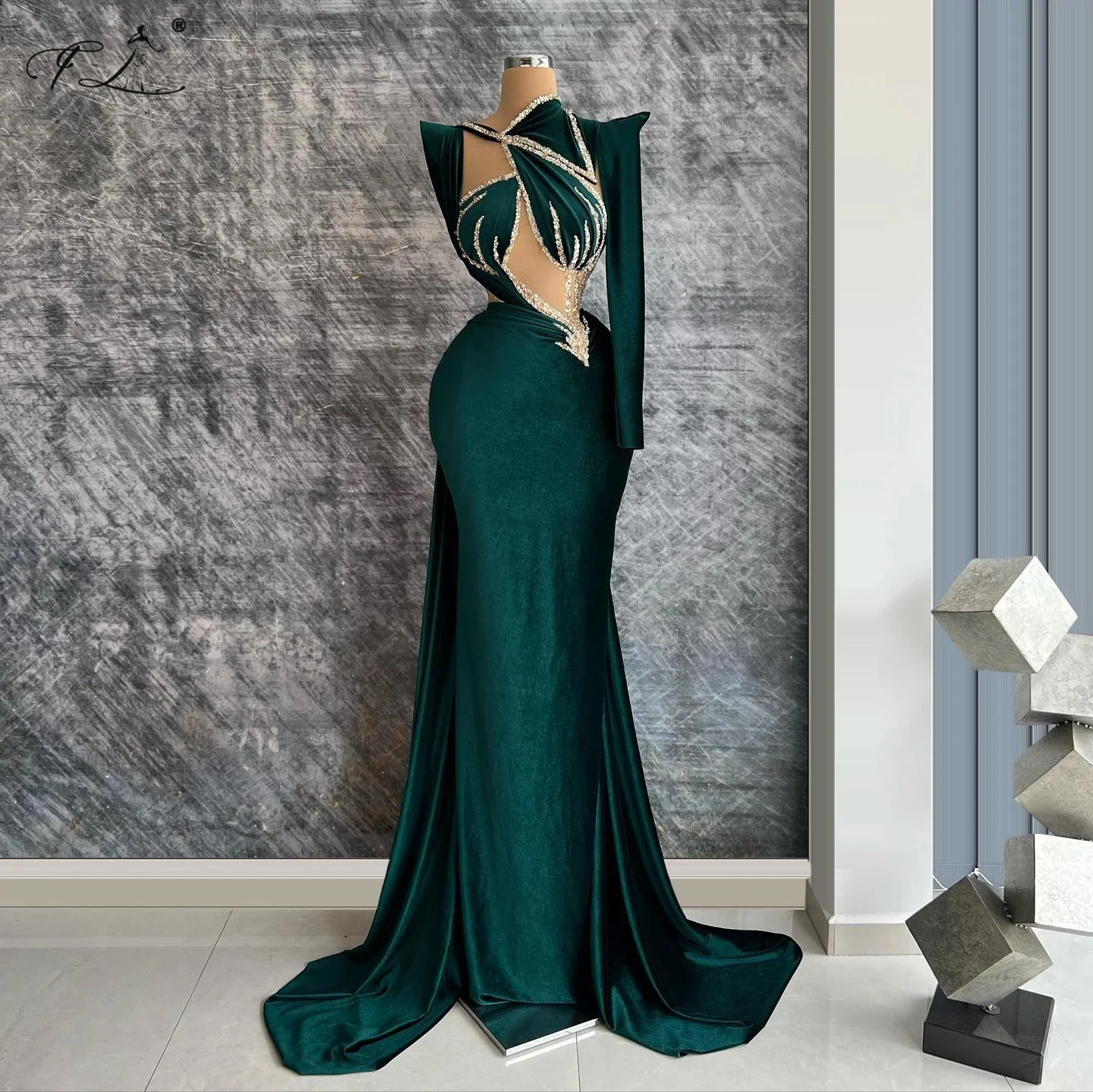 Fluwelen avondjurk met trein geplooide ingerichte lange rok pailletten opengewerkte nieuwe herfst avondjurk feestjurken