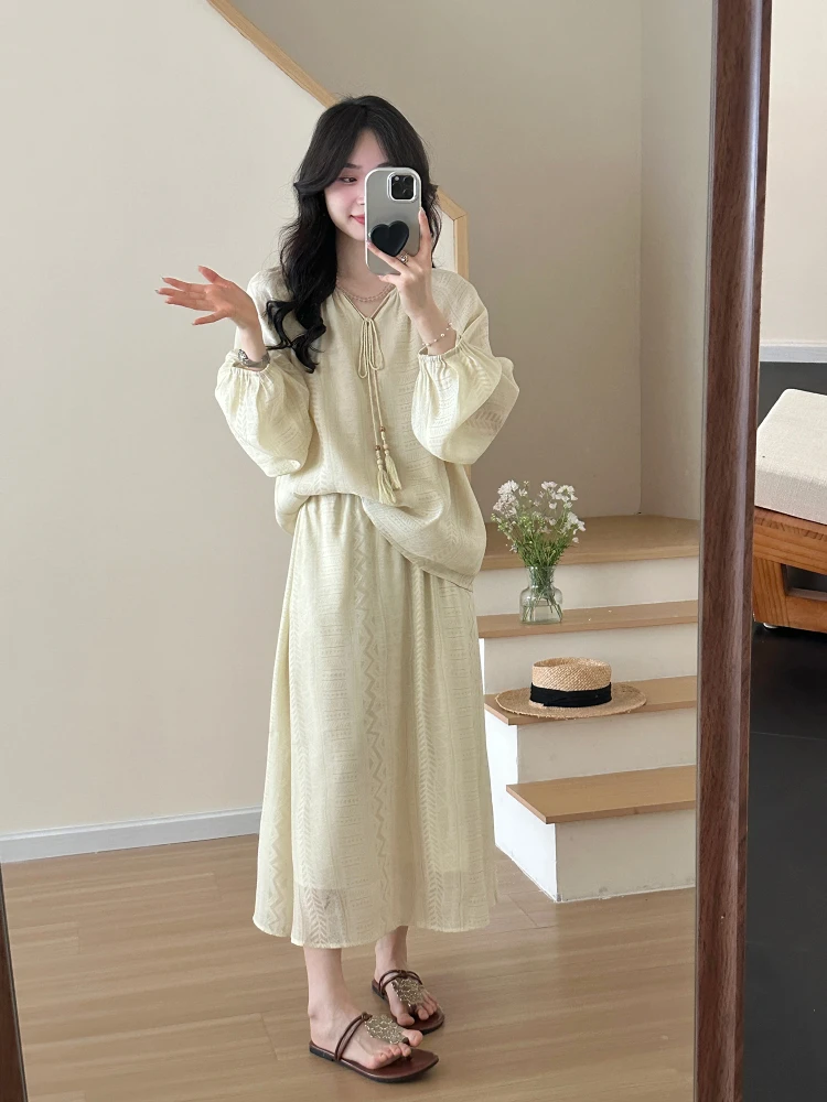 

Комплект из юбки и топа Sugar Anne в китайском стиле для женщин: свободный крой, весна-лето, модный образ, подчеркивающий фигуру