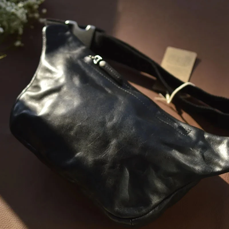 

AETOO Мужская кожаная нагрудная сумка, модная тенденция, большая вместительная японская сумка через плечо, маленький рюкзак из воловьей кожи растительного дубления