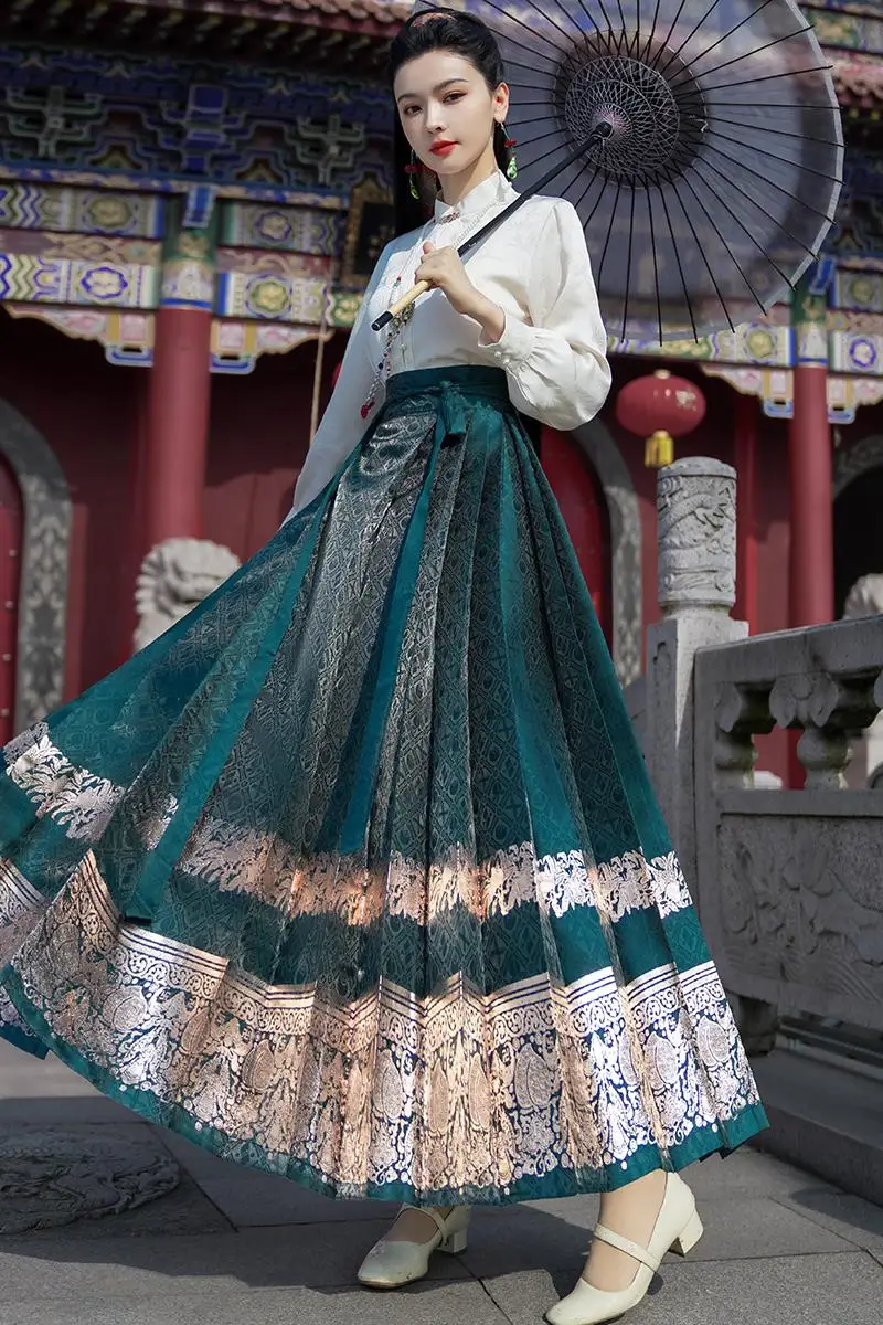 Hanfu Original Chinese Horse Face Skirt Ming Dynasty Woman Chinese Traditional Embroidered Skirt Autumn Horse Face Pony Skirt