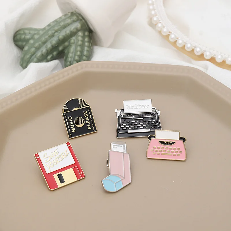 USB memory card vinyl record typewriter Enamel Pin Brooch Cartoon Women Men Denim Jackets Lapel Pins Backpack Badges Kids Fashio