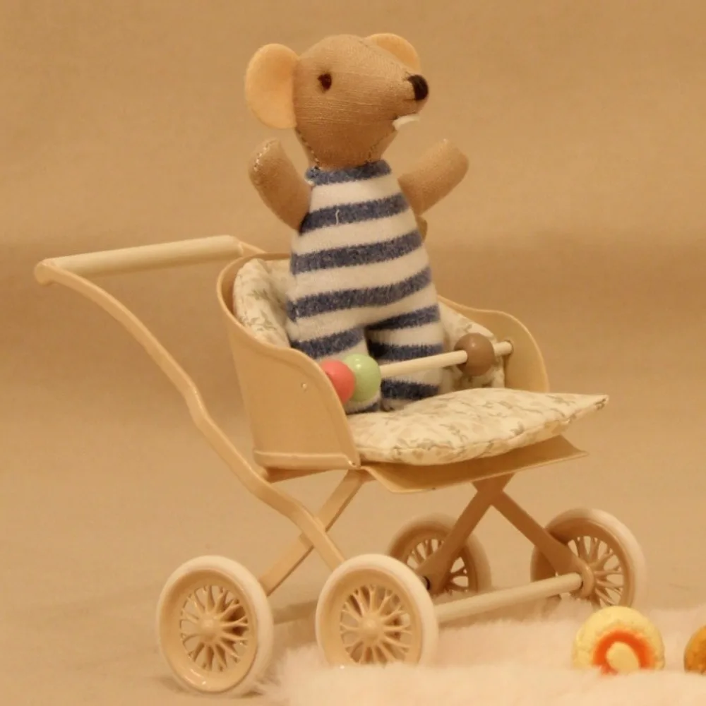 

Новая металлическая коляска для кукольного домика в масштабе 1:12, миниатюрная мебель для дома, искусственная миниатюрная сцена