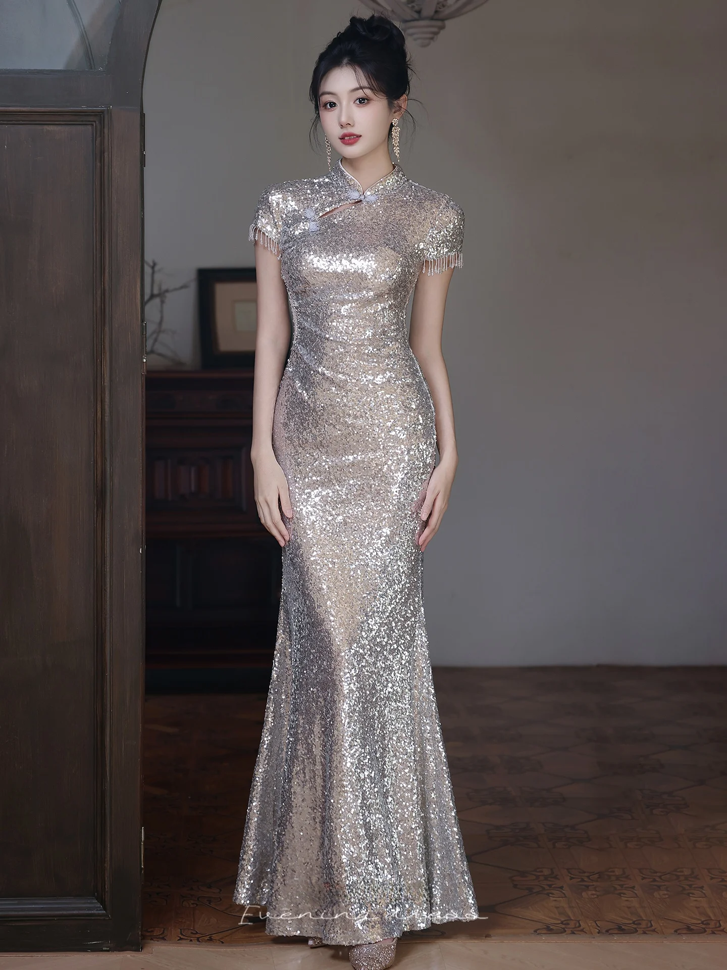 

Новое китайское вечернее платье Ele Silver Sequin для женщин, фасон «рыбий хвост», для ведущих, элитное, модное