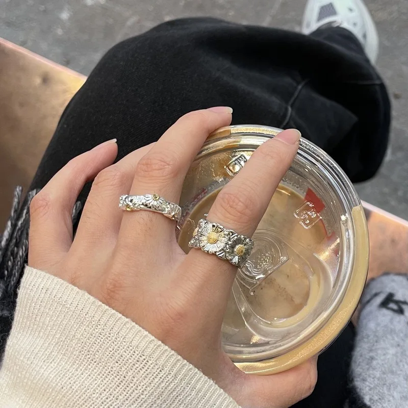 

Retro Brued Silver Daisy Flower Baroque Court Sle Mixed Matching Open Ring Faion Jewelry Casual Floral ape Ladies Ring