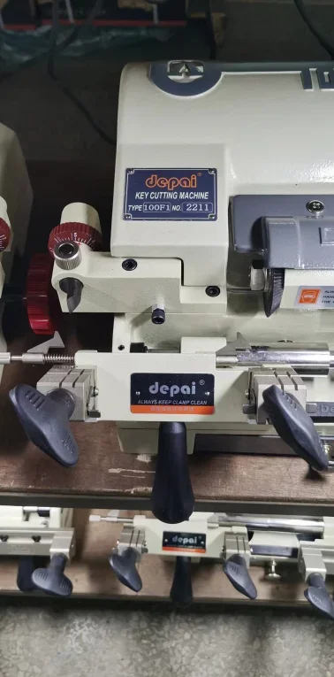 

Hot Sale Original Key Cutting And Duplicating Machine Metal Locksmith Tools For Locksmith Supplies