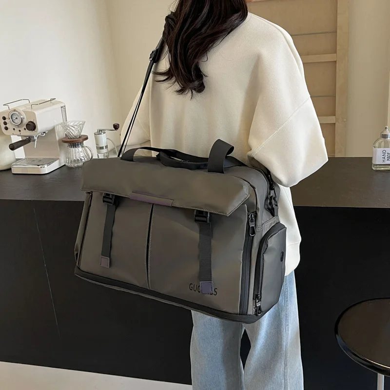 large-capacity-sports-fitness-bag-with-wet-dry-separation-–-minimalist-oxford-swim-training-duffel-for-short-trips