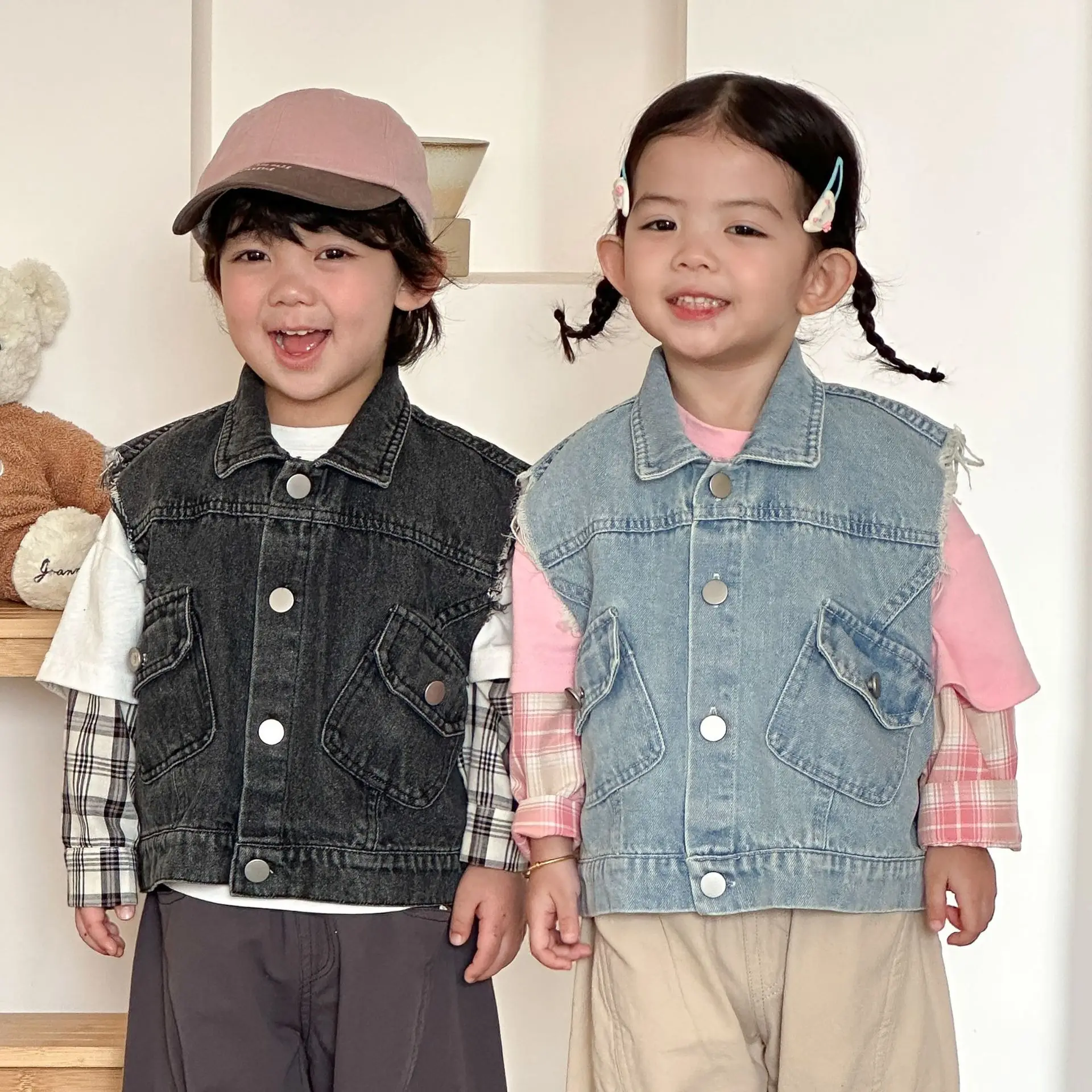 

2026 Spring New Children Sleeveless Denim Vest Solid Boys Lapel Vest Coat Fashion Girls Cardigan Jacket Kids Clothes
