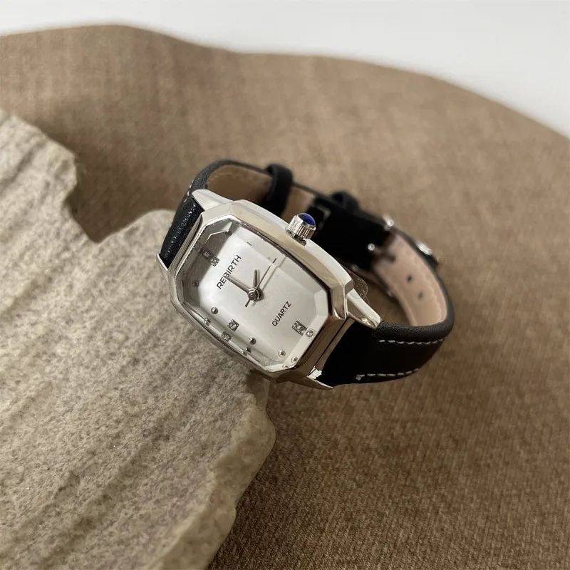 Women's watch Fashion Retro Digital Dial Casual Watches Square Leather Fashionable Quartz Wristwatch for Women Gift Reloj Mujer