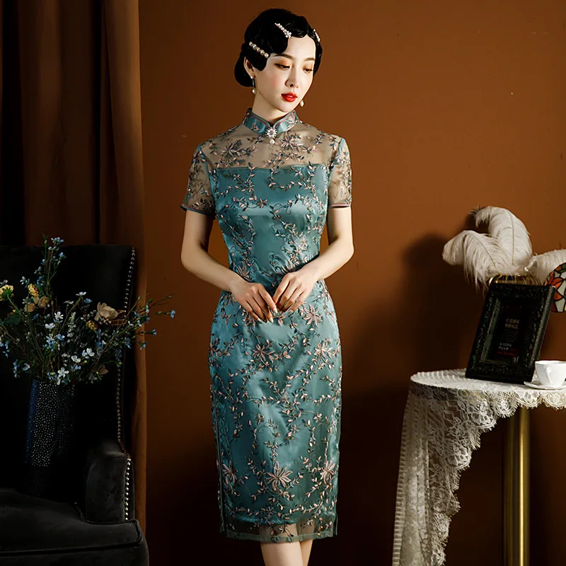 

2023 New Dark Green Lady Satin Cheongsam Waist Improvement Version Daily Catwalk Photo Banquet Wear Chinese Dress Lace Cheongsam