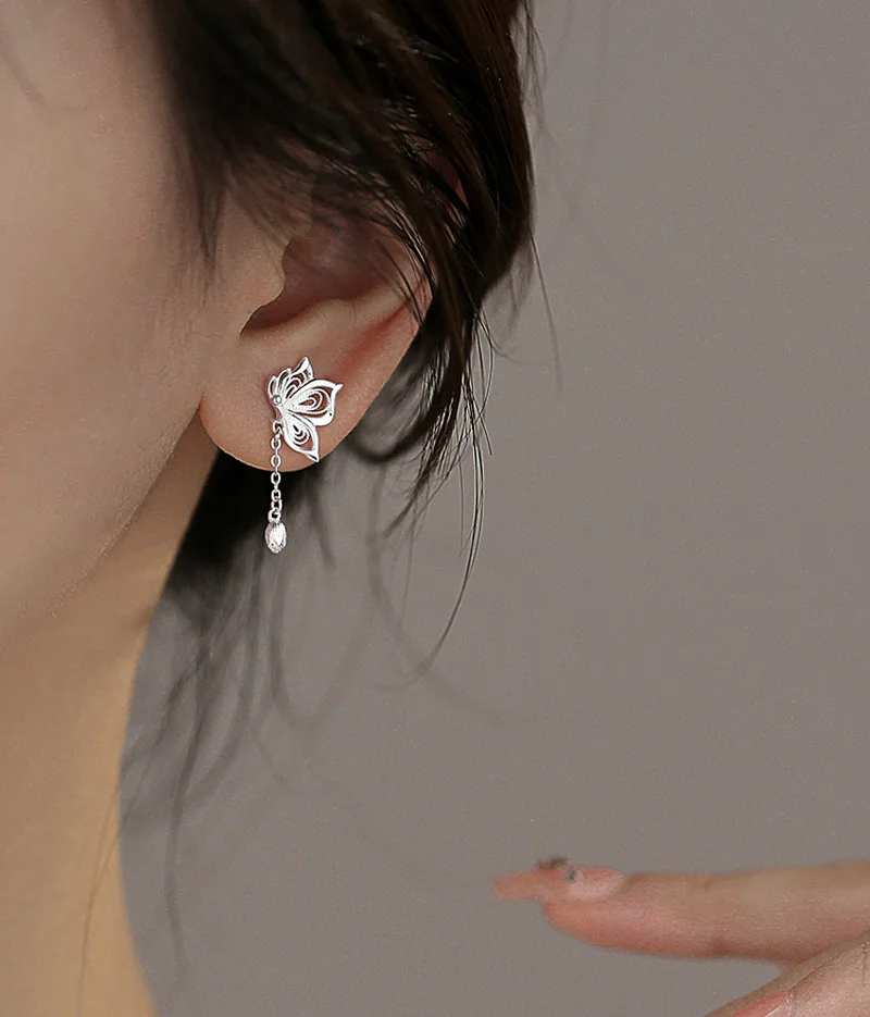 Niedliche hohle Schmetterlings-Ohrstecker aus 925er-Sterlingsilber für Damen, luxuriöser Designer-Schmuck, verhindert Allergien – Detail 5