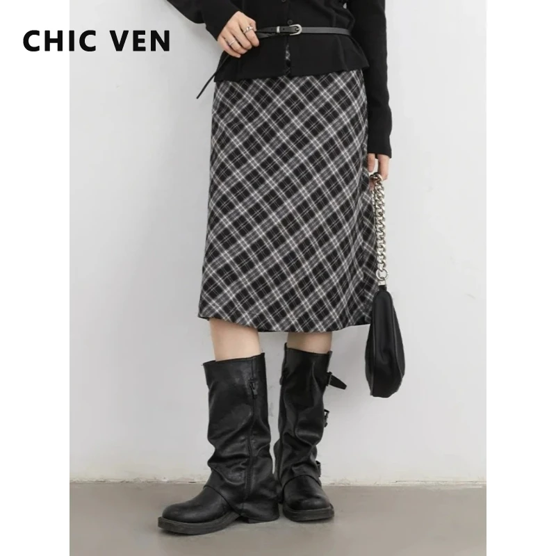 

CHIC VEN New Korean Women Black Plaid Skirts Loose Casual A-line High Waist Hip Office Ladies Skirt Spring Autumn 2026 Clothing