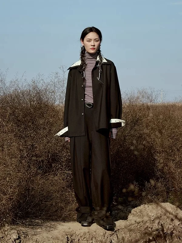 

Женская свободная кожаная рубашка с лоскутным шитьем и заклепками, оригинальный дизайн, повседневная модная рубашка из полиэфирного волокна с длинными рукавами