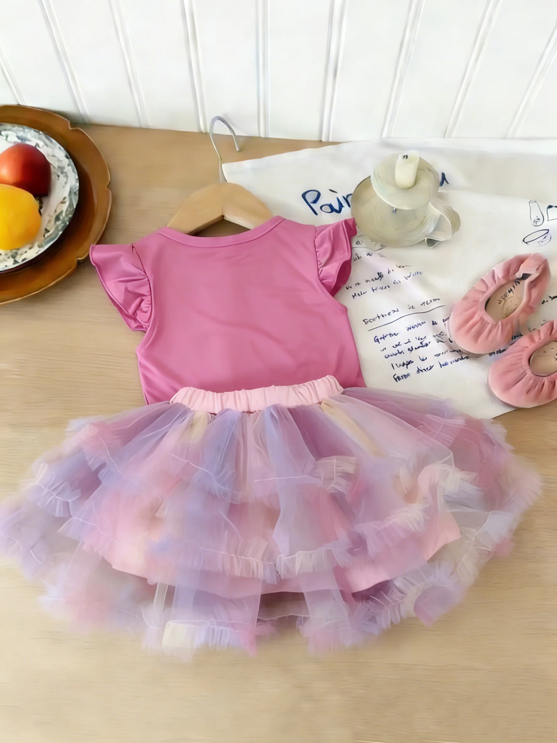 Pink Ruffled-Sleeve Set: Sunglasses Giraffe & Fluffy Skirt, Cute & Trendy