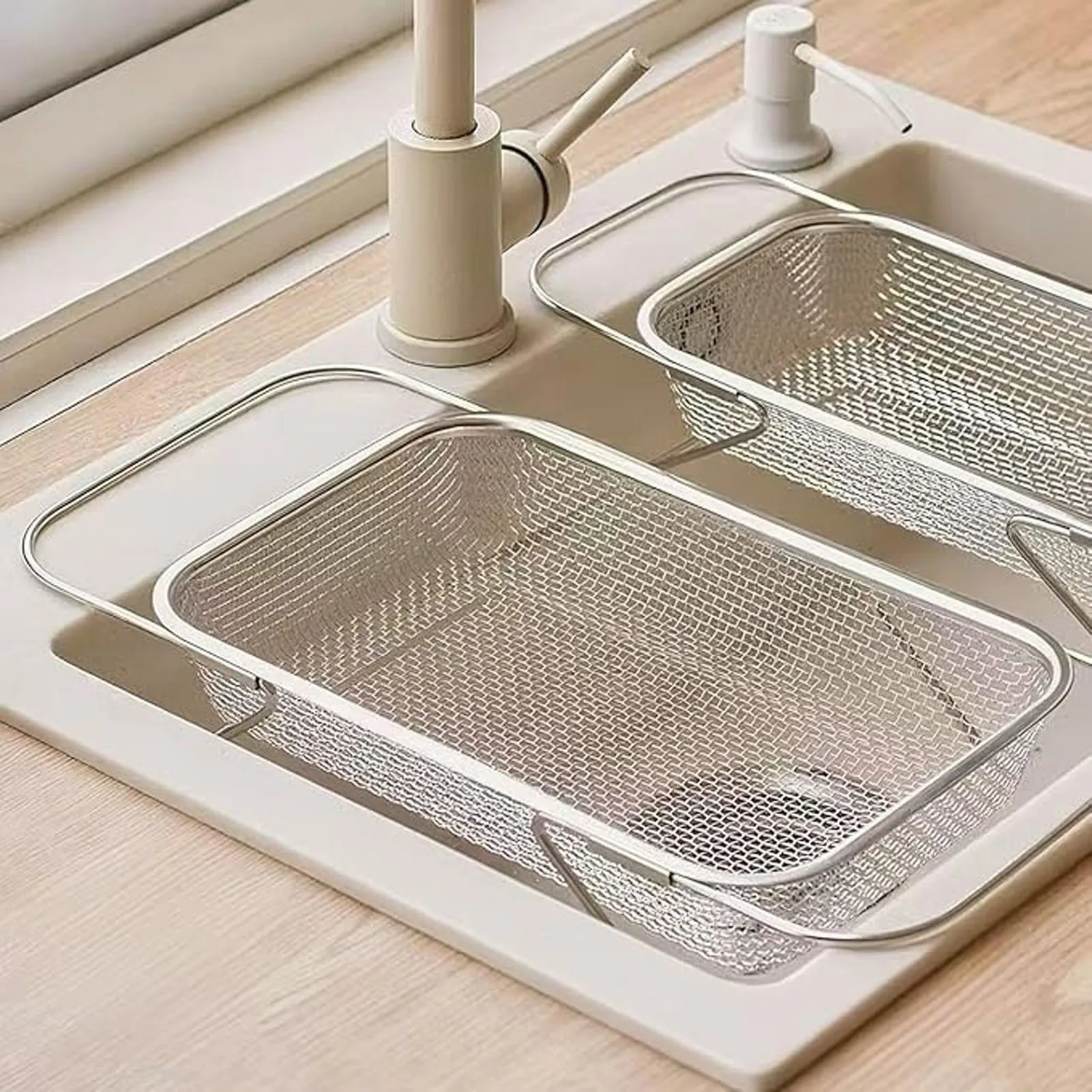 

Stainless Steel Telescopic Draining Rack, Multi-Functional Kitchen Sink Basket for Tableware, Adjustable Sink Strainer Organizer