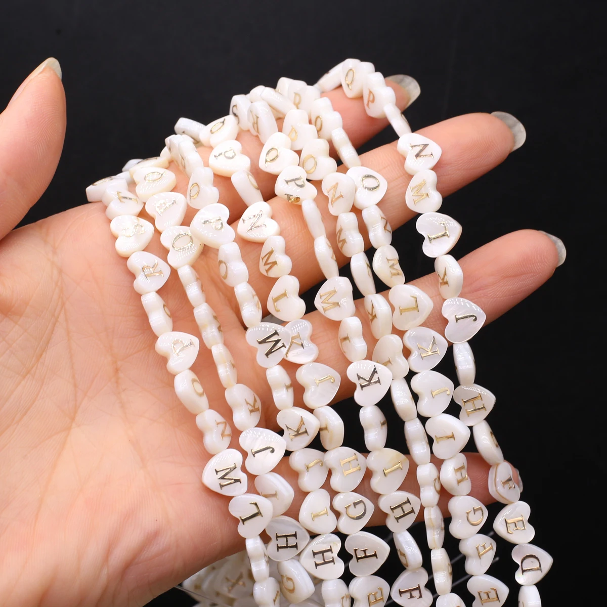 Natural Shell Hear Shape Letter Beads Mother-of-pearl Loose Spacer Beads for Women Handmade Necklace Bracelet Jewelry Making