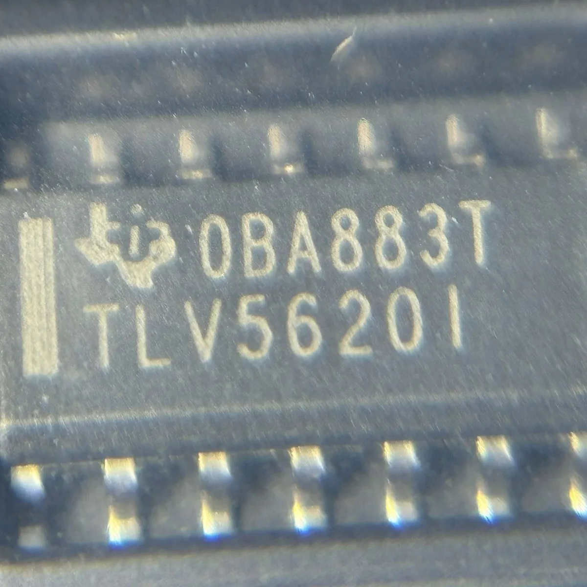 

digital-to-analog conversion chip DAC silk-screen TLV5620I surface mount SOP-14 genuine TLV5620IDR IC chip integrated circuit