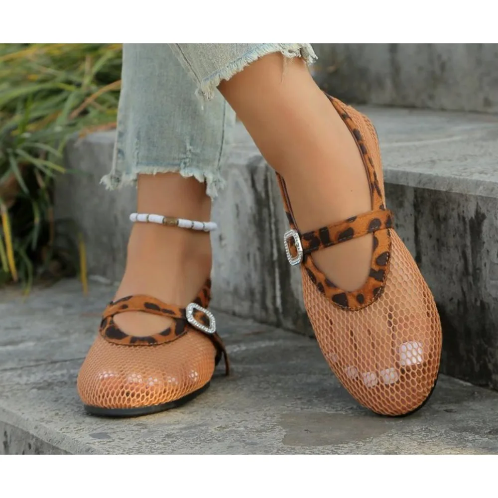 

2025 Women's Sandals Summer New Flat-bottomed Mesh Hollow Buckle Sandals Casual Lightweight Comfortable Breathable Sandals