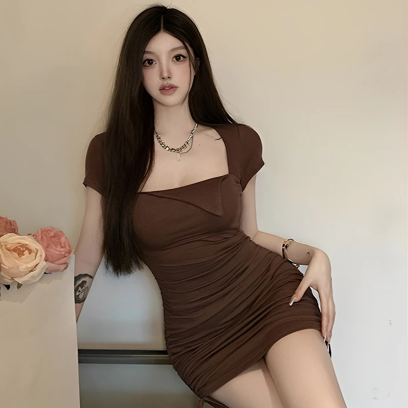 女性のセクシーなスクエアネックデザイン巾着プリーツラップサマーショートドレス