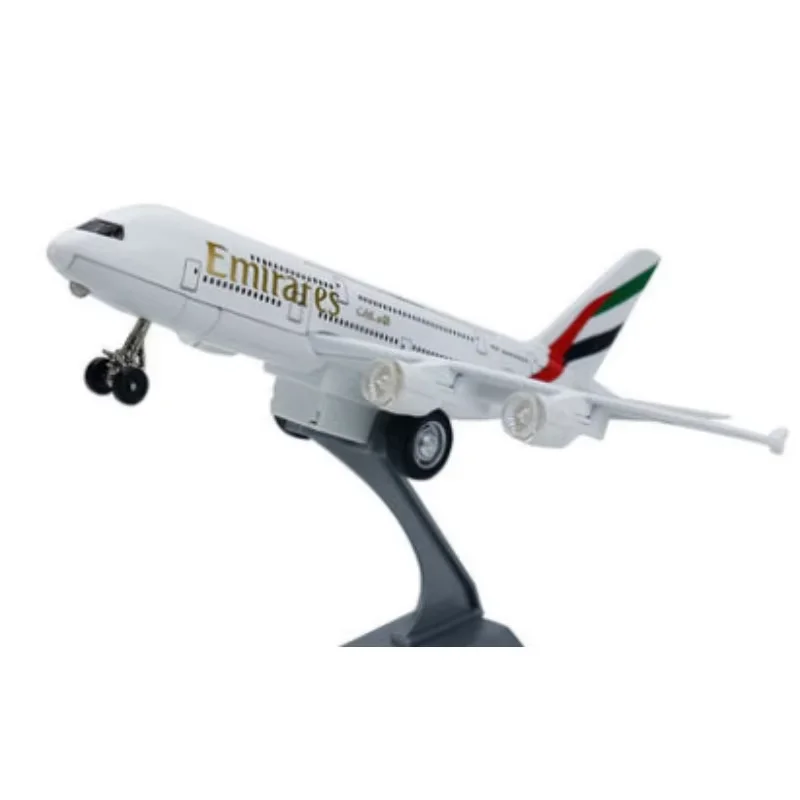 

Модель самолета Boeing 787 и A380. Классическая модель из сплава для коллекционирования и статической демонстрации.