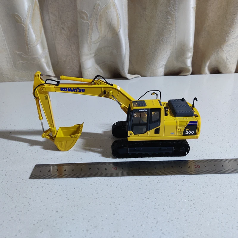 1:43 Scale 2021 KOMATSU PC200-8M0 Excavator Alloy Engineering Truck Model Diecast Toy Collectible Ornament Souvenir