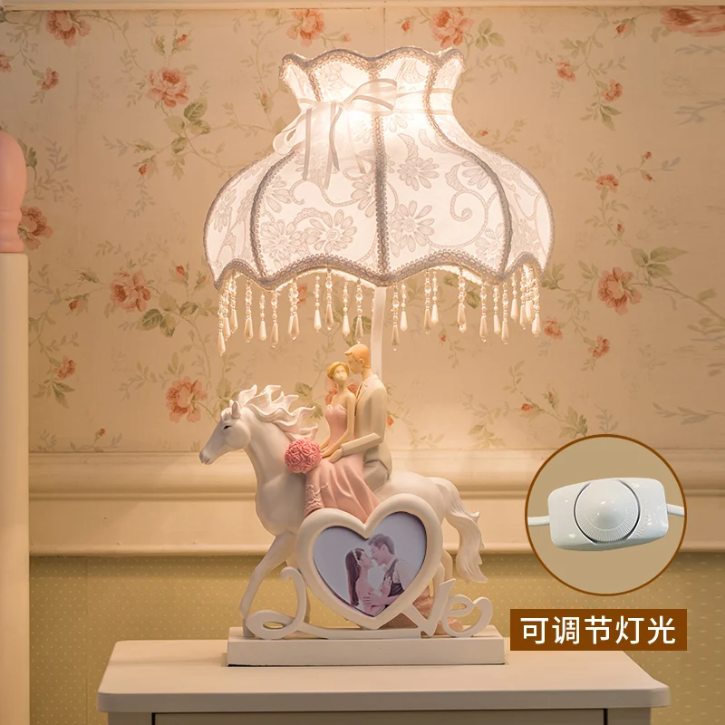 

Creative and Practical Wedding Room Table Lamp for Friends New Wedding Products Decoration