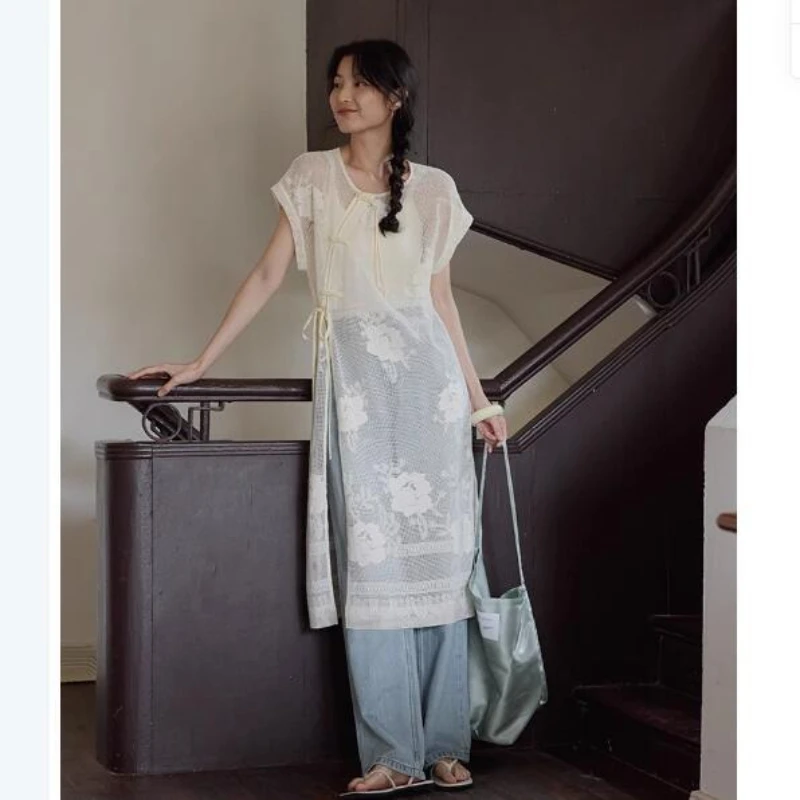 

New Chinese-style French Openwork Blouse Design Feels Split and Stacked in Short-sleeved Buckle Dress for Women Retro Joker