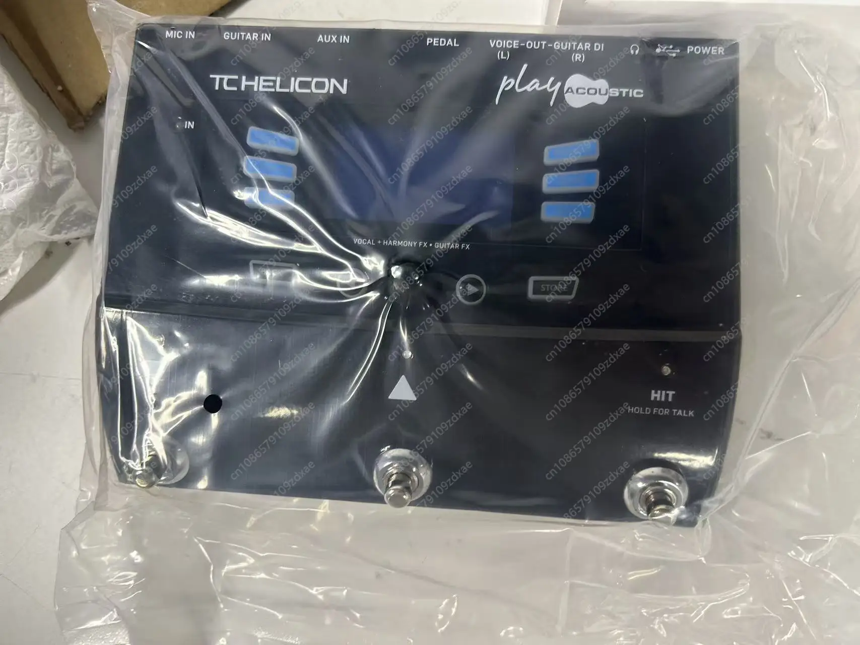 TC Helicon Play Acoustic 3-Button Vocal and Acoustic Guitar Effects Stompbox with BodyRez and Looping for vocal performance