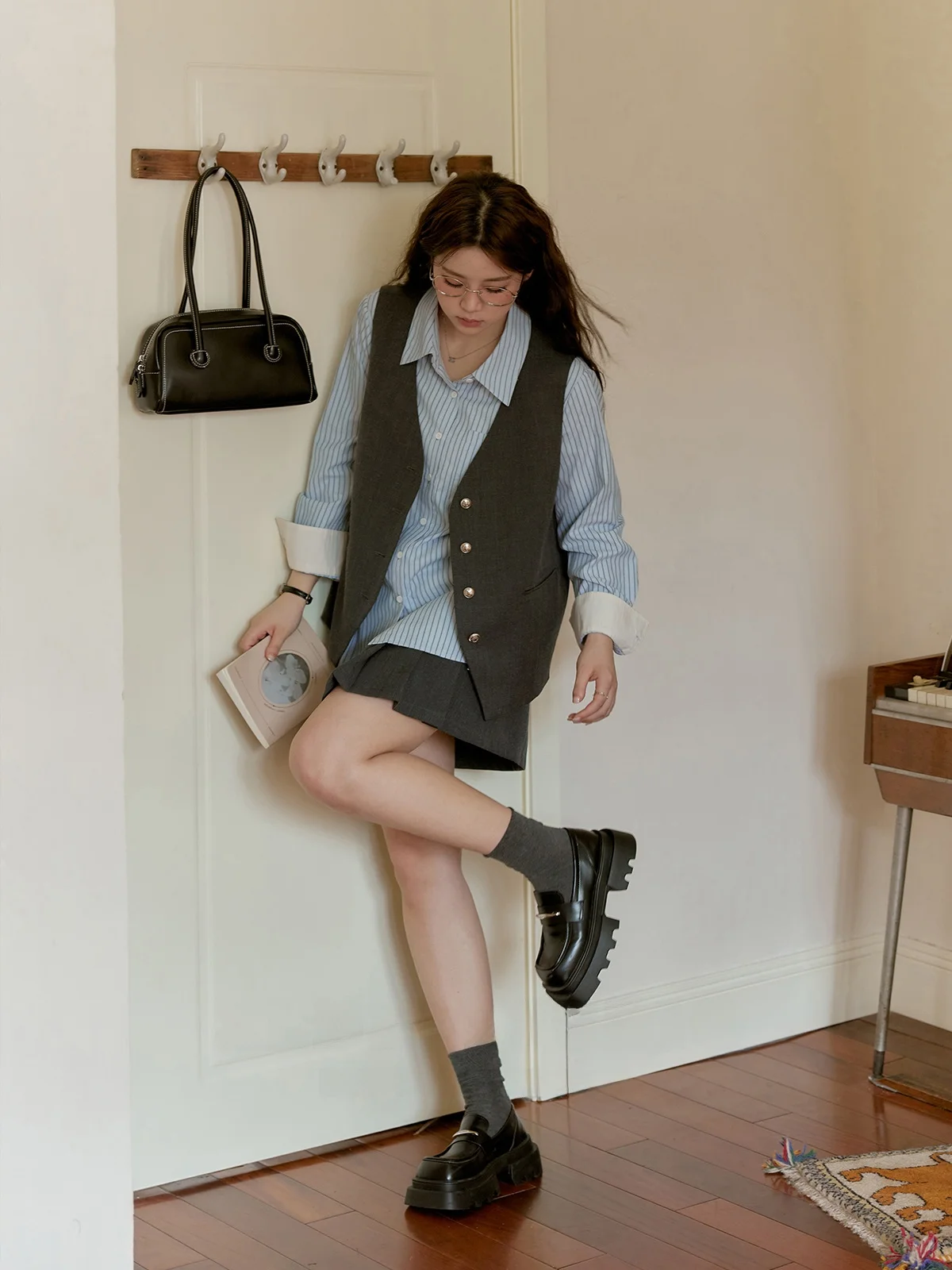 

Высококачественный студенческий костюм большого размера, женский весенний комплект из двух предметов с жилетом и юбкой, смесь полиэстера