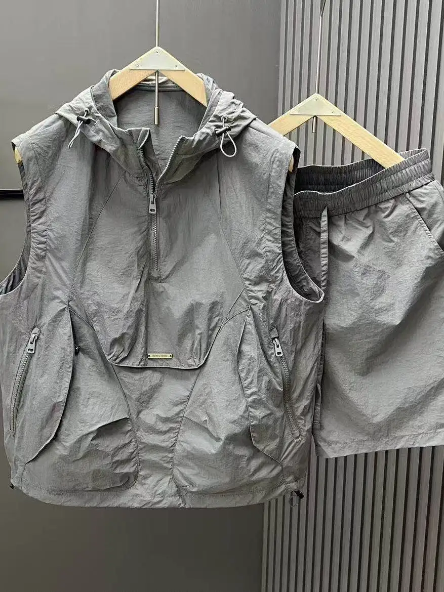

Loose Fit Men's Summer Casual Outfit Short Sleeve Hoodie And Shorts Thin Fashionable Sleeveless Shoulder Pad Couple Set