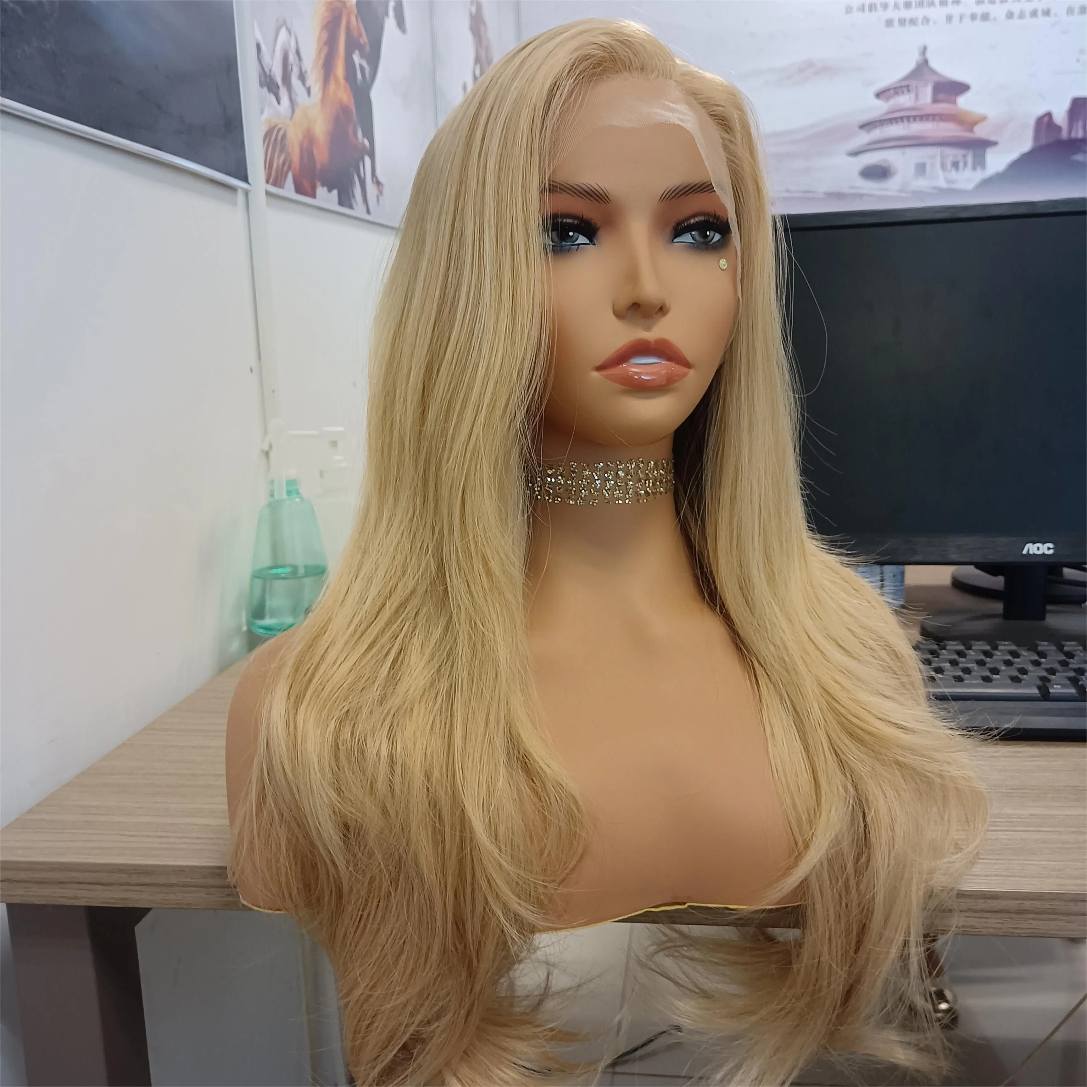 Kongduoyi Wig pirang gelombang longgar Wig renda depan untuk wanita rambut sintetis tahan panas serat rambut alami Cosplay renda