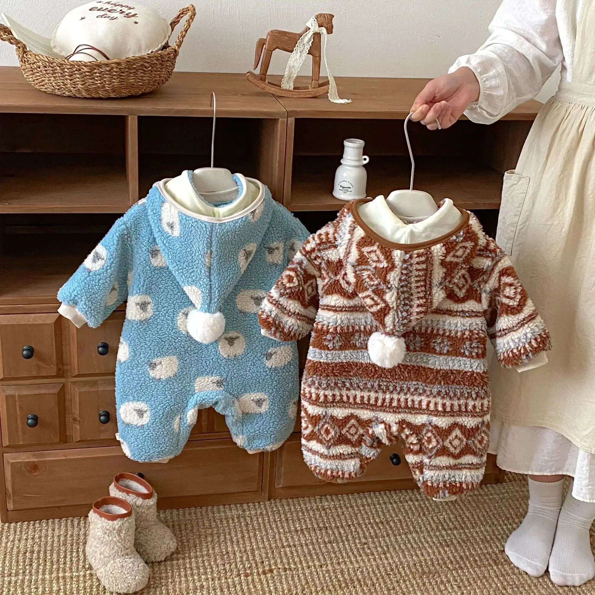 Plush Cute Pattern Baby Romper with Detachable Hood Winter Warm Newborn Jumpsuit for 0-2 Years
