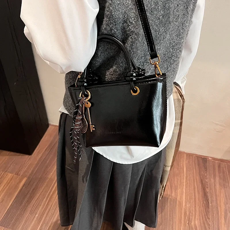 PU Hasp 2024 New Western Style Shoulder Bag Solid Color Versatile Fashion Crossbody Bag Soft Simple Commuting Women's Handbag