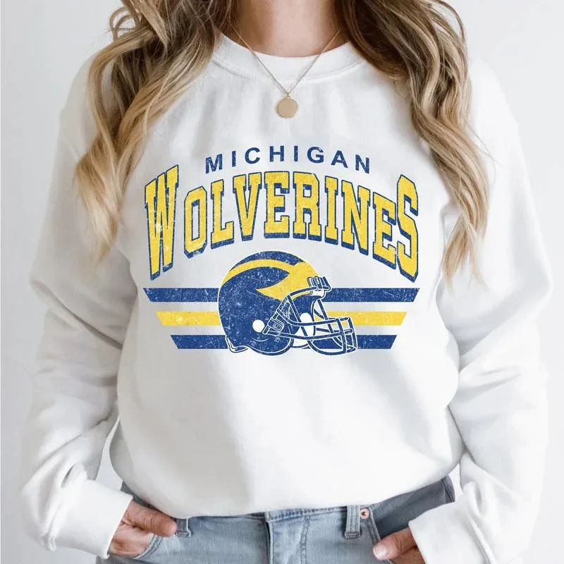 

Autumn Winter Cotton Crew Neck Sweatshirt Featuring Graphic A Great Choice for Enthusiasts of Collegiate Sports Fashion