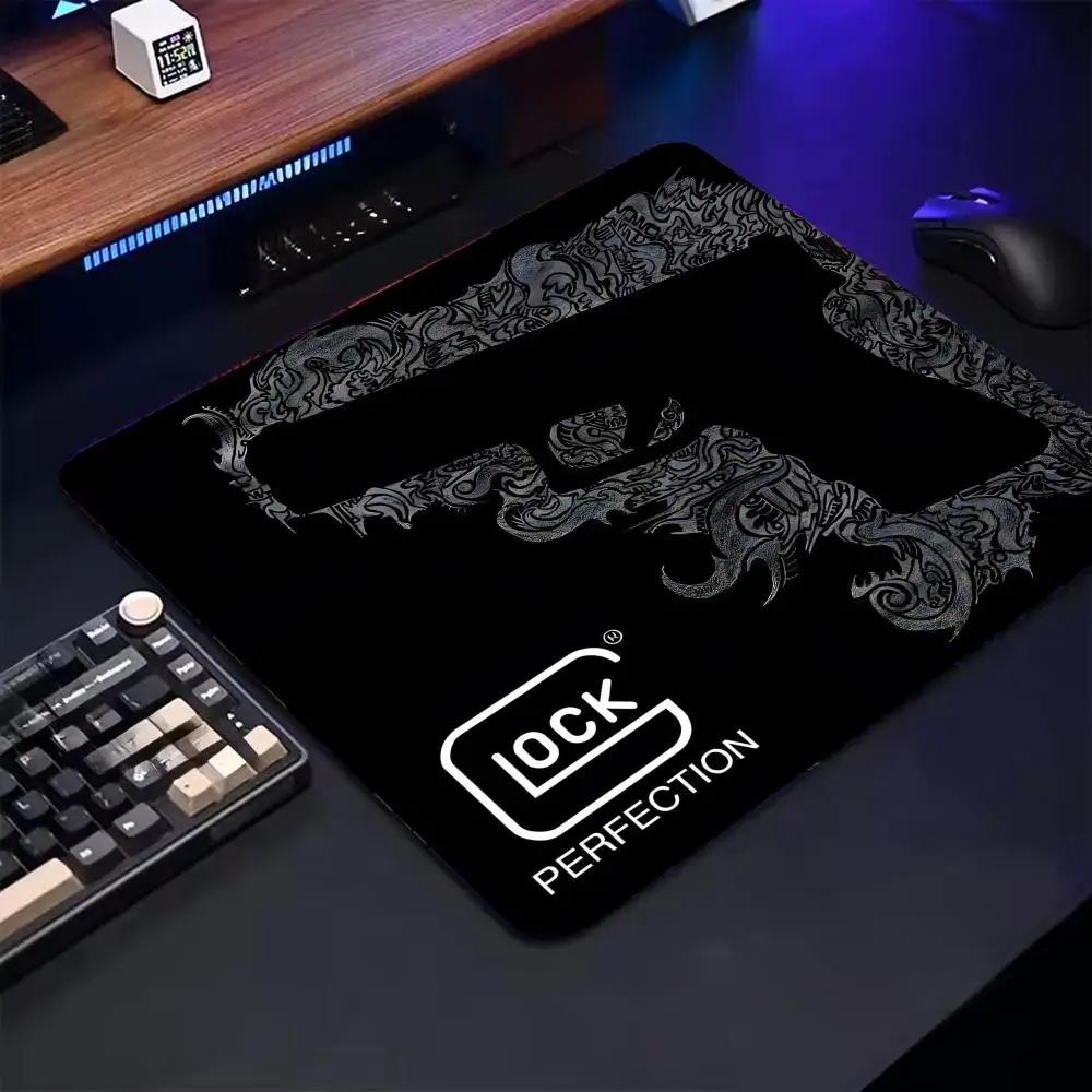 Handgun Glock loogS Mouse Pad Cartoon rubber Small mouse pad desktop computer office keyboard e-sports ROGs game