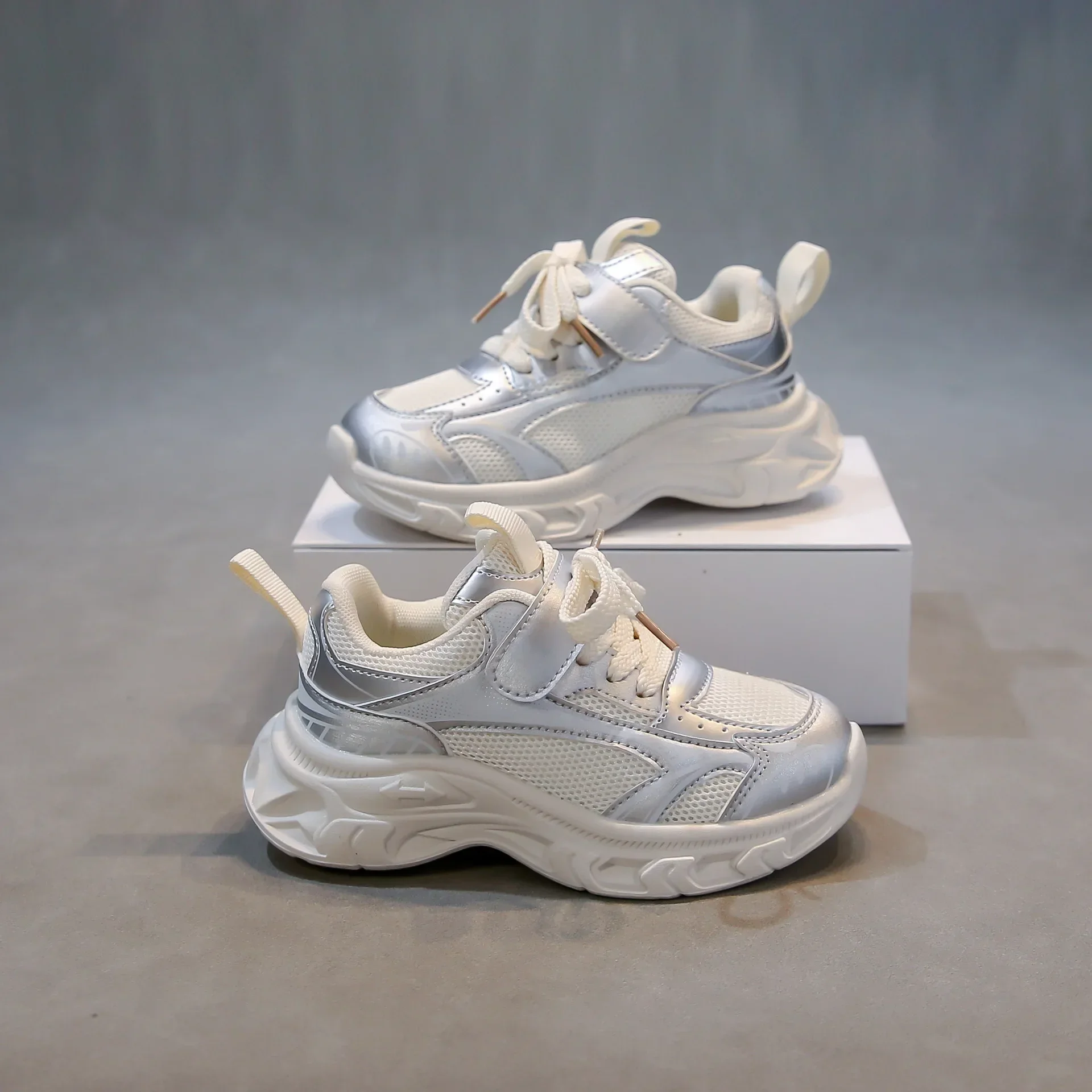 

Students Sneakers Mesh Breathable 2025 Spring Autumn Boys Girls Running Shoes Versatile Children Sports Shoes Soft Sole Comfort