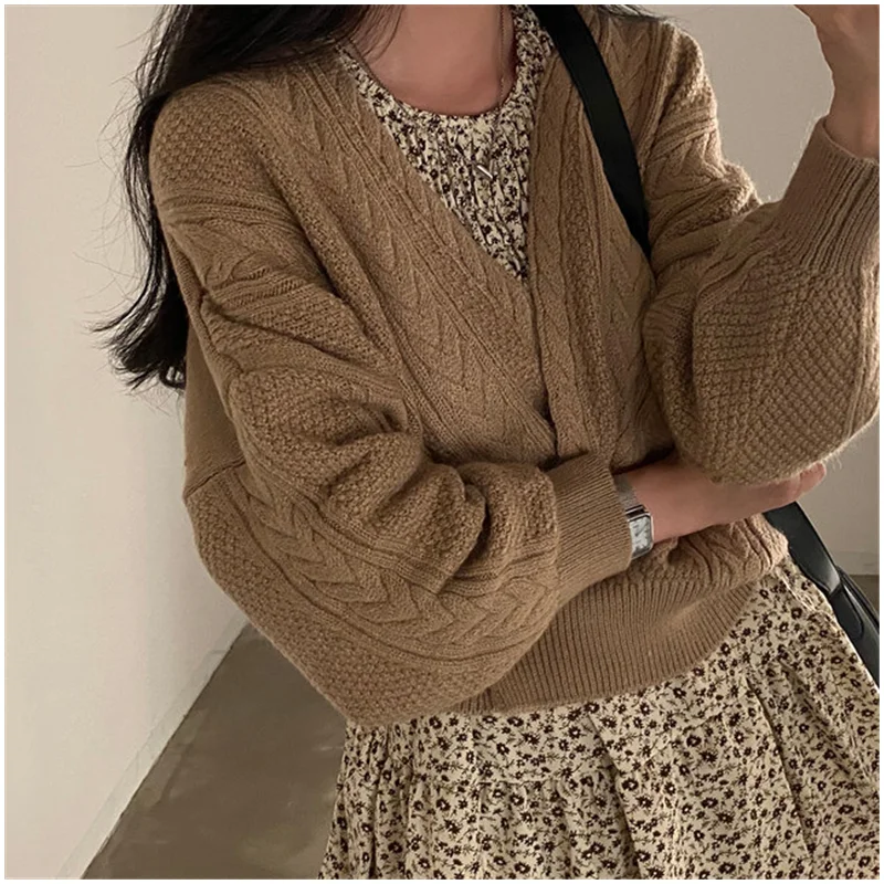 

Women's Autumn and Winter Chic Vintage V Neck Long Sleeves Sweater Jackets Fashion Versatile New Style Lazy Style Knitted Top