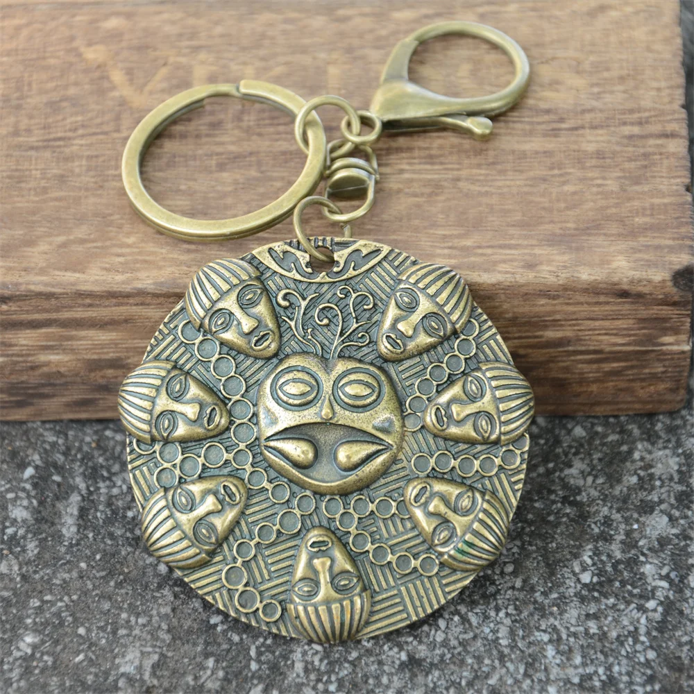 Retro Goth Ogma Medallion Om Yoga Buddhism Buddha Large Heavy Metal Keychain Religious Amulet Key Holder Accessories