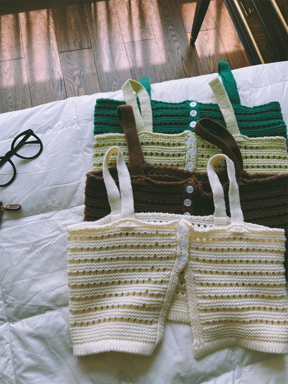 Conjunto de Top de Alças com Design de Renda Feita à Mão, Coleção de Verão Feminina Csole Svel