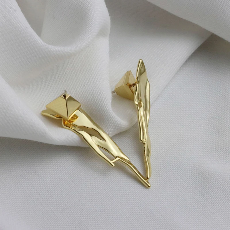 European And American Fashion Exaggerated Metal Geometry Lava Stud Earrings Classic Luxury Contracted Irregular Earrings