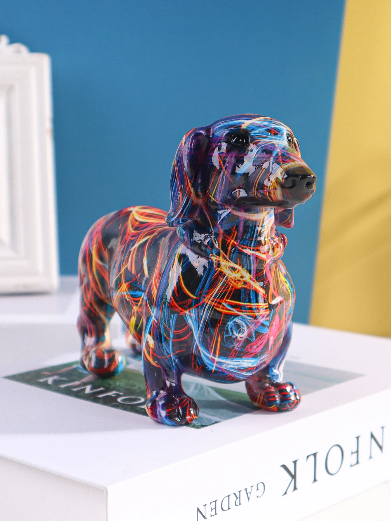 Creative Resin Animal Sculpture Miniature Dachshund Home Decor Figurine for Bedroom, Living Room, Study, Entryway, and Foyer