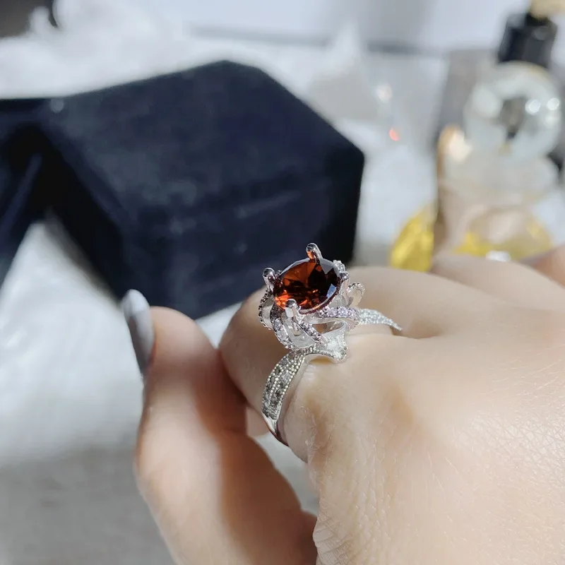 

MDLFES Moissan Diamond Style Versa Princess Di Crown 18K Gold Plated Natural Pigeon's Blood Cut Brilliant Ruby Ring